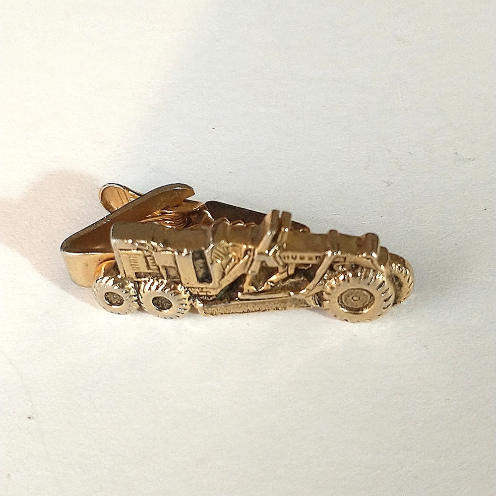 Vintage Huber tractor tie‎ clip 1960's